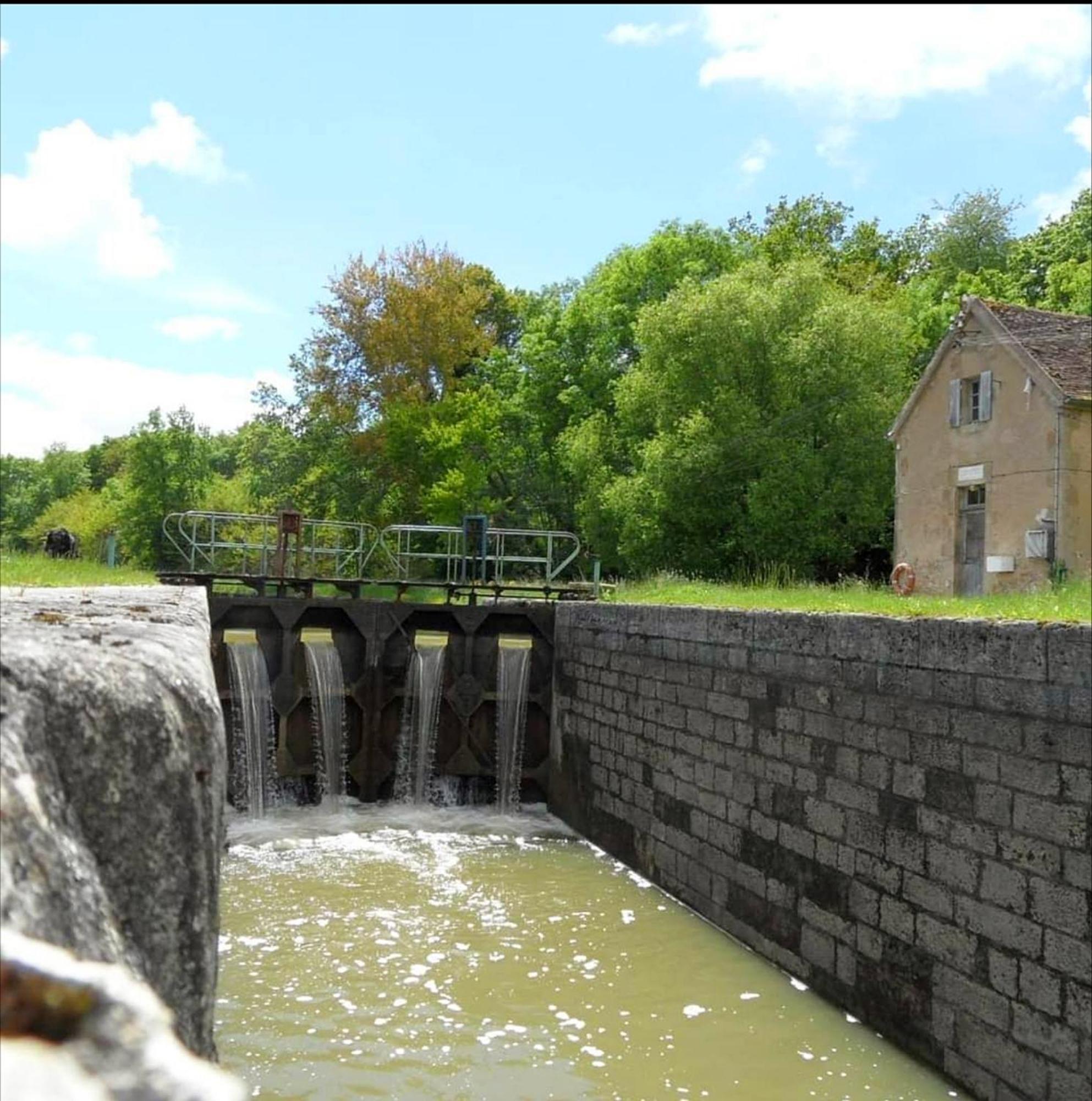 Vila Gite Le Delice Tannay  Exteriér fotografie